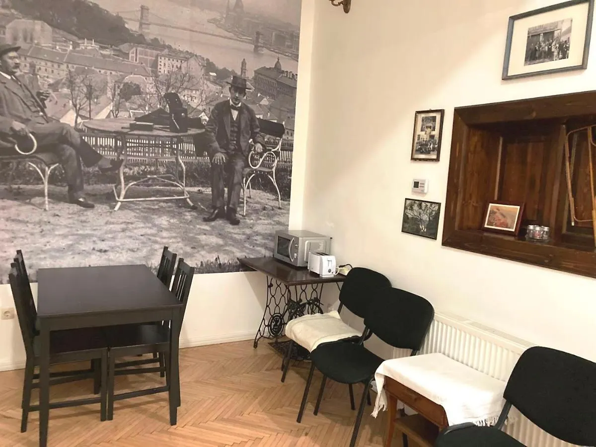 A10 Budapest Center Aparthotel Мини-отель